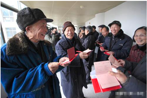 养老是难题,国家来帮忙,未来可领的四项养老(图1)