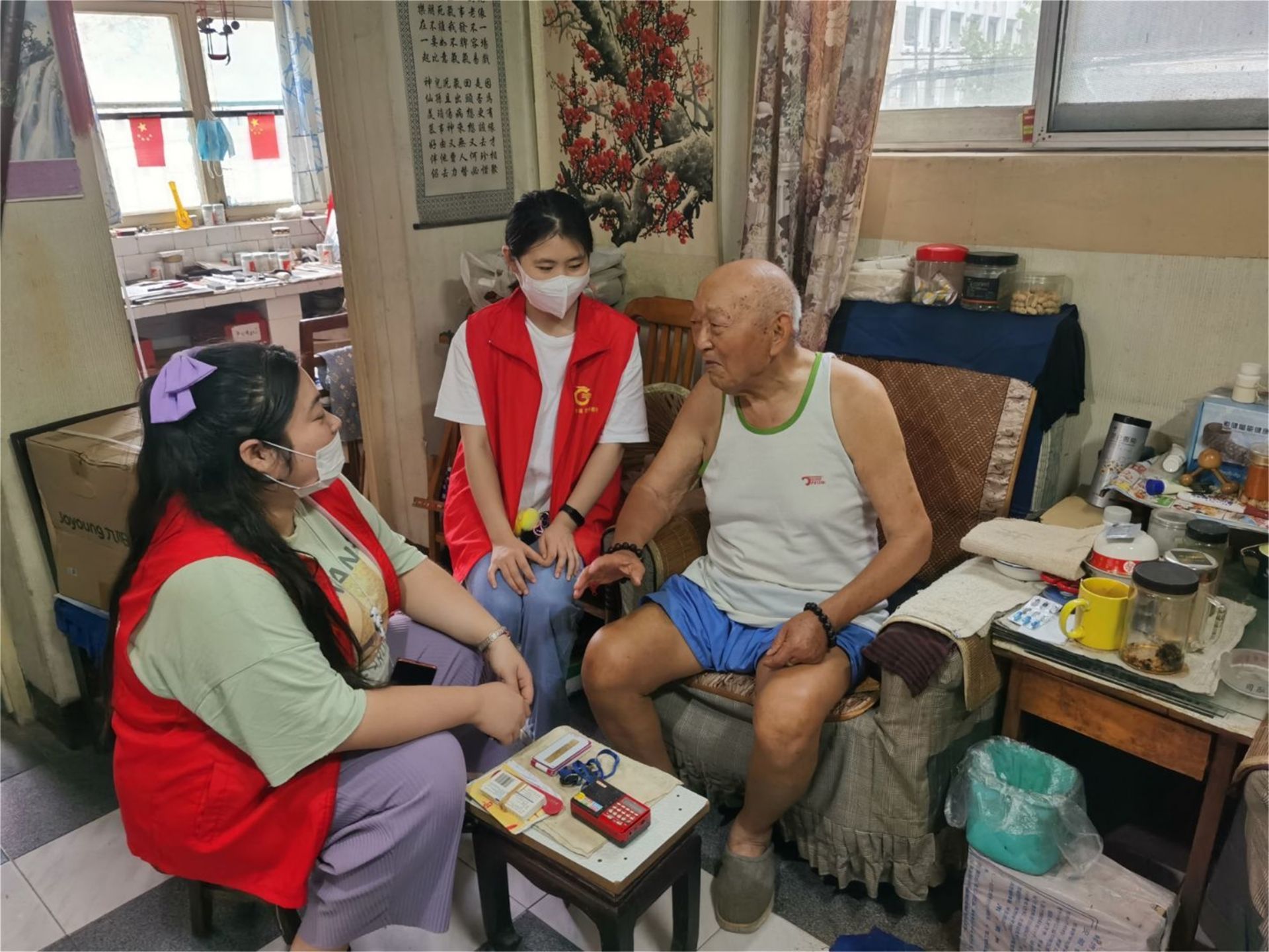 解放街道海航社区贴心“小棉袄”温暖老人幸福(图1)