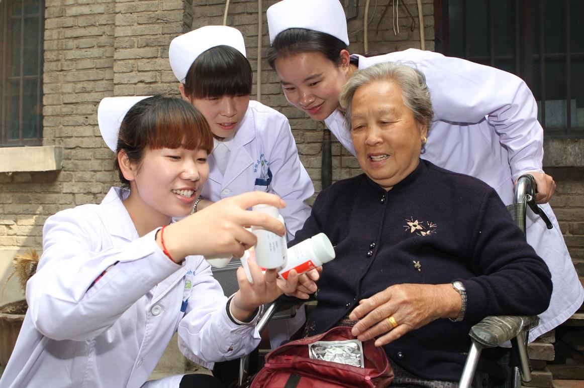 提升养老服务，中国在行动