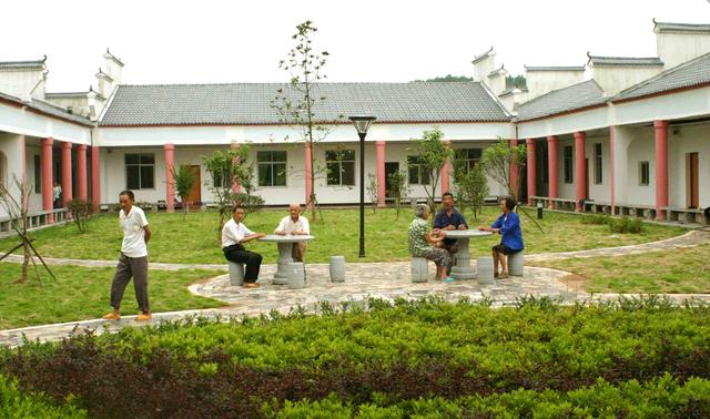 养老院如何经营和管理示范点?(图1)